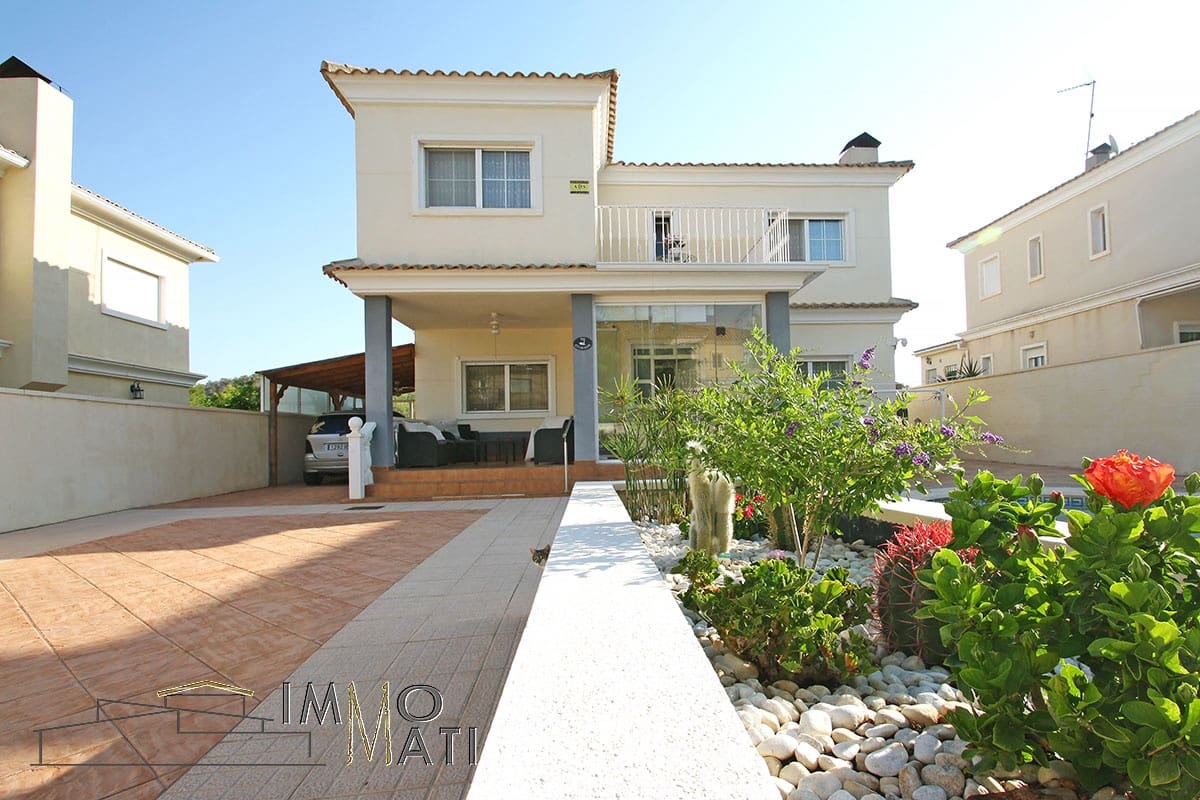 3 makuuhuone Huvila myytävänä paikassa Aspe mukana uima-altaan 
autotalli - 295 000 € (Ref: 9251461)