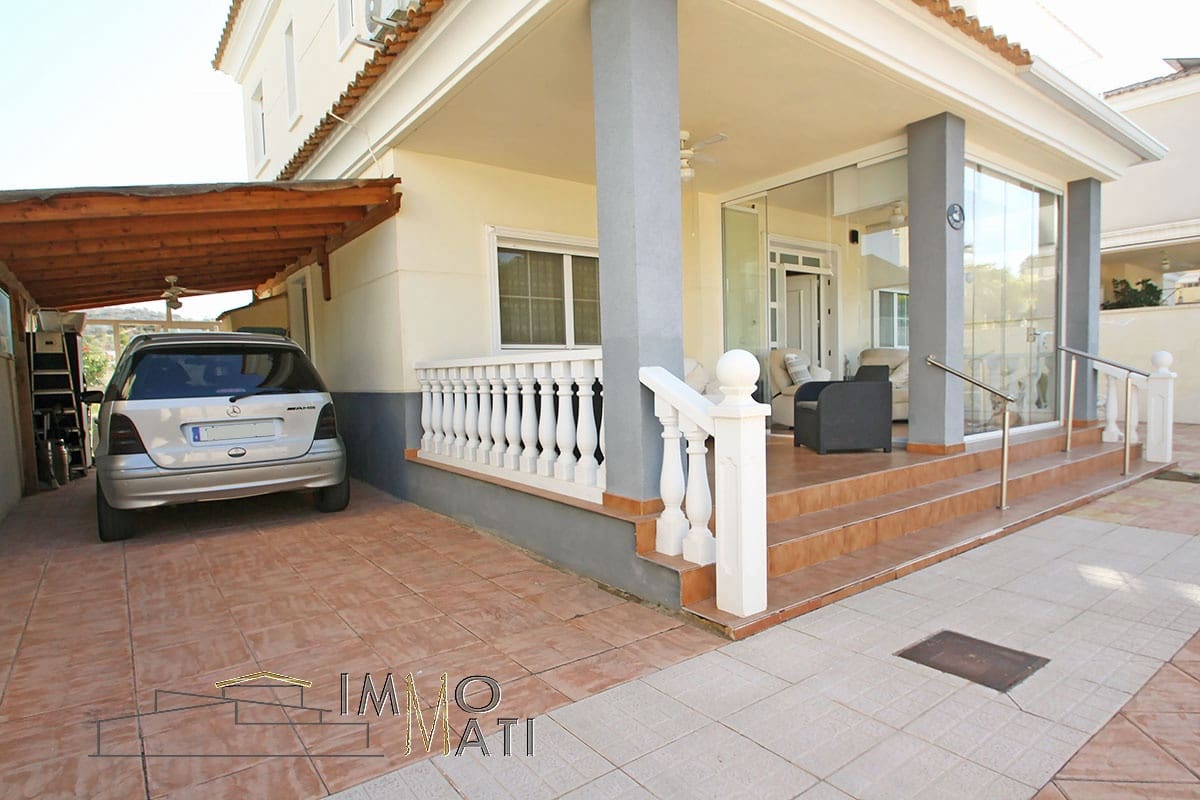 3 makuuhuone Huvila myytävänä paikassa Aspe mukana uima-altaan 
autotalli - 295 000 € (Ref: 9251461)