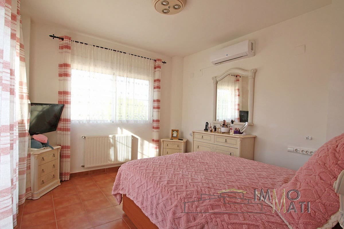 3 makuuhuone Huvila myytävänä paikassa Aspe mukana uima-altaan 
autotalli - 295 000 € (Ref: 9251461)