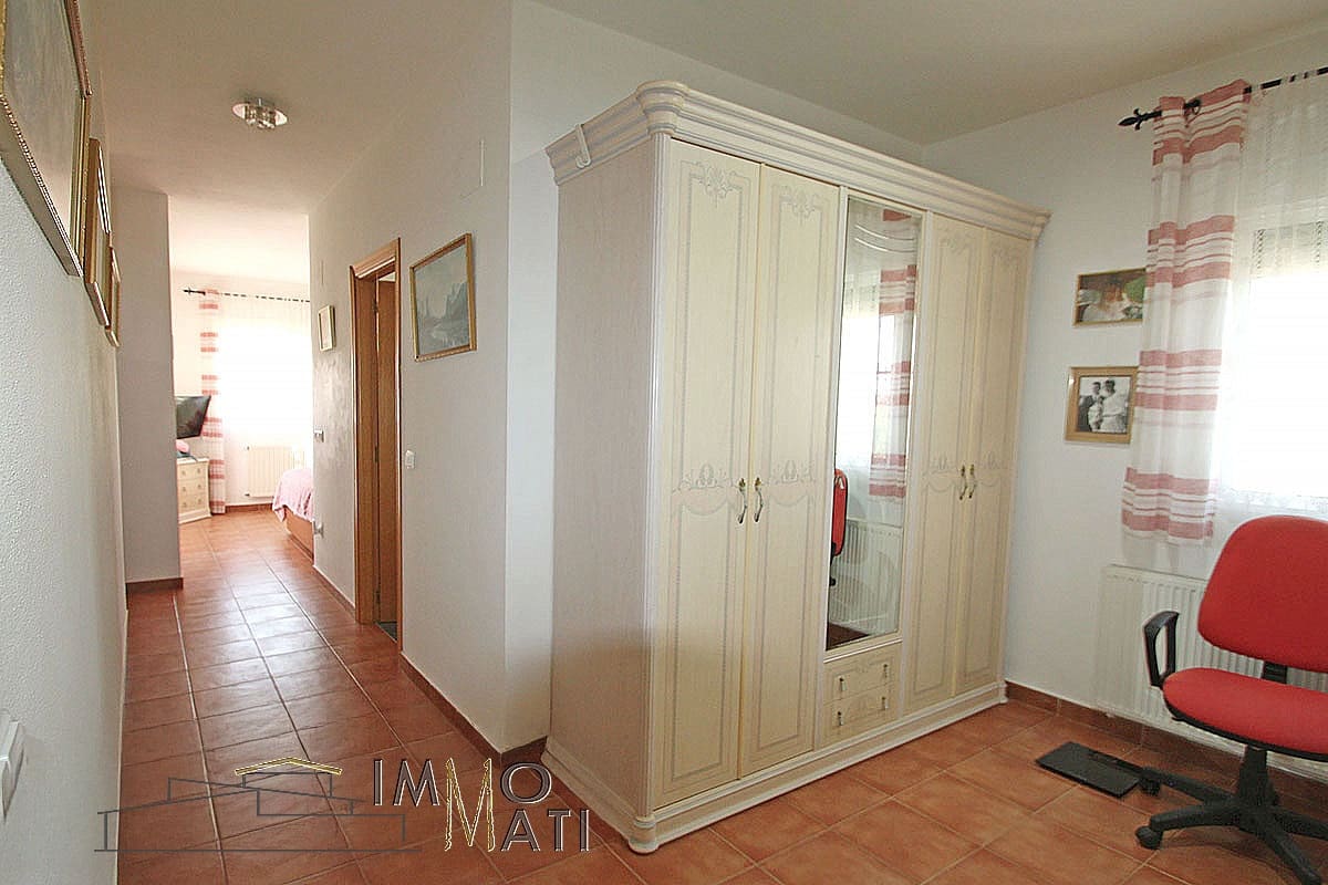 3 makuuhuone Huvila myytävänä paikassa Aspe mukana uima-altaan 
autotalli - 295 000 € (Ref: 9251461)