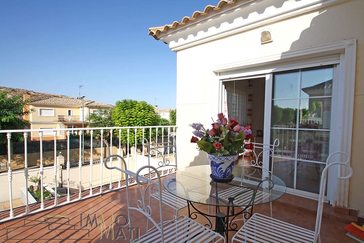 3 makuuhuone Huvila myytävänä paikassa Aspe mukana uima-altaan 
autotalli - 295 000 € (Ref: 9251461)