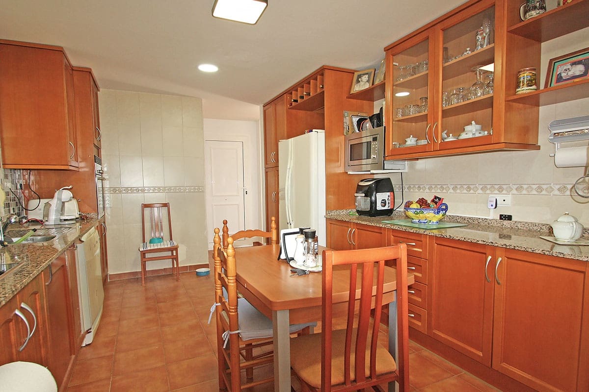 3 makuuhuone Huvila myytävänä paikassa Aspe mukana uima-altaan 
autotalli - 295 000 € (Ref: 9251461)