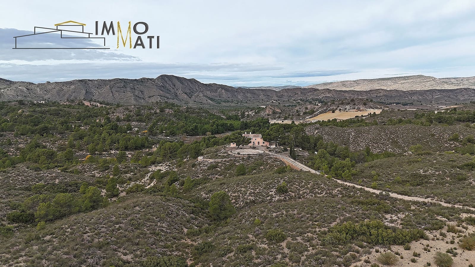 8 chambre Finca/Maison de Campagne à vendre à Yecla avec garage - 395 000 € (Ref: 9394085)