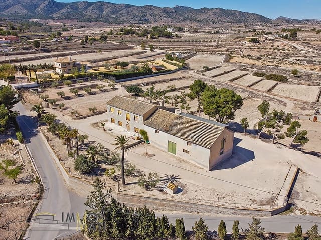 6 slaapkamer Finca/Landhuis te koop in Monóvar / Monóver - € 395.000 (Ref: 9394231)