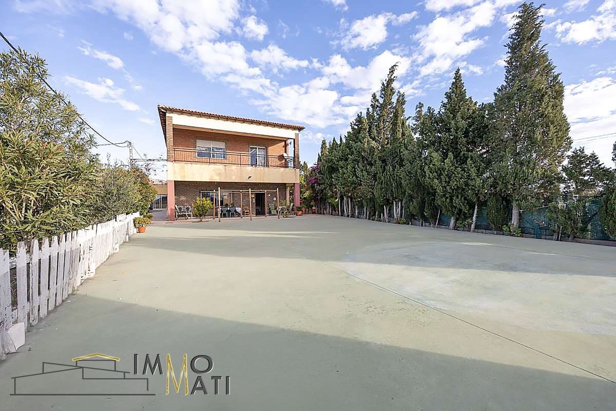 6 bedroom Villa for sale in Agost - € 299,000 (Ref: 9544124)