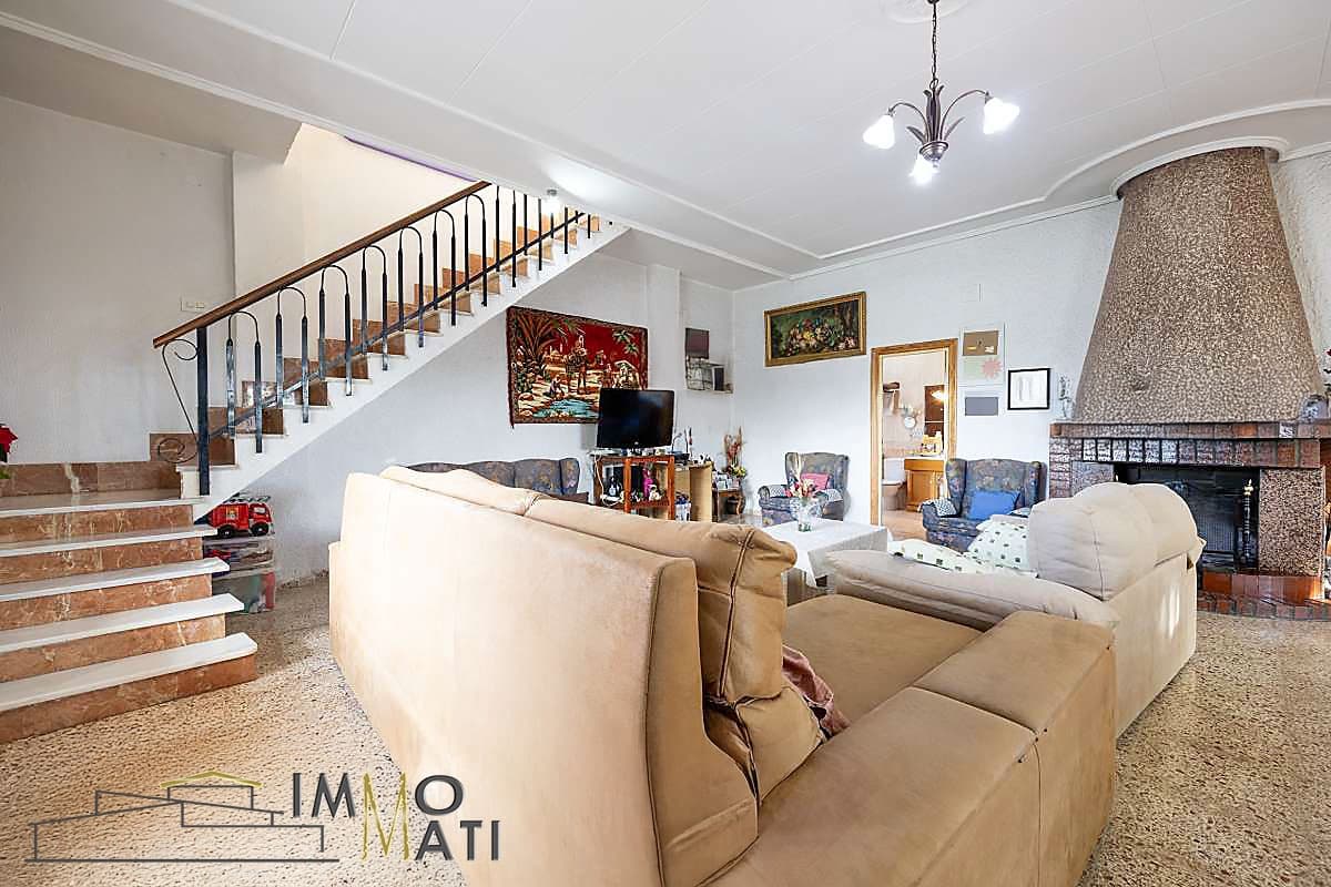 6 bedroom Villa for sale in Agost - € 299,000 (Ref: 9544124)