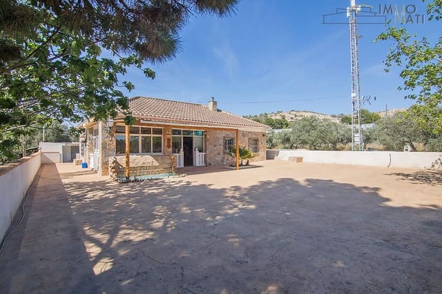 3 makuuhuone Huvila myytävänä paikassa La Romana mukana uima-altaan 
autotalli - 275 000 € (Ref: 9544395)