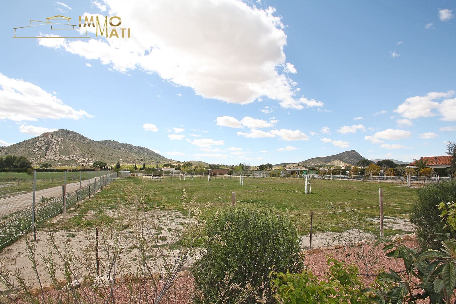 Finca/Casa Rural de 4 habitaciones en Villena en venta con piscina garaje - 330.000 € (Ref: 9776859)