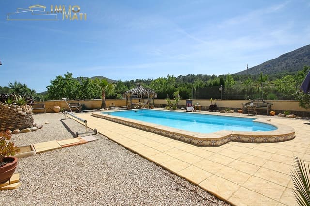 5 Zimmer Finca/Landgut zu verkaufen in La Romana mit Pool - 325.000 € (Ref: 9832710)