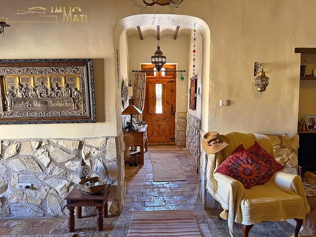 5 slaapkamer Finca/Landhuis te koop in La Romana - € 325.000 (Ref: 9841328)
