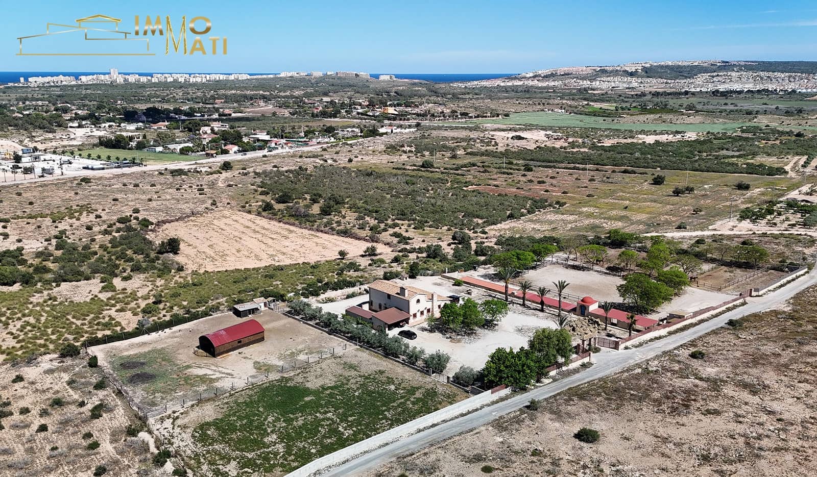 Chalet de 5 habitaciones en Santa Pola en venta con garaje - 749.995 € (Ref: 9893044)