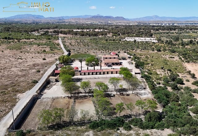 Chalet de 5 habitaciones en Santa Pola en venta con garaje - 749.995 € (Ref: 9893044)