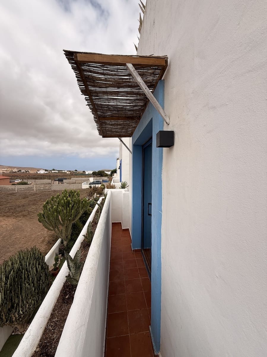 2 bedroom Apartment for sale in La Oliva with garage - € 265,000 (Ref: 10037711)