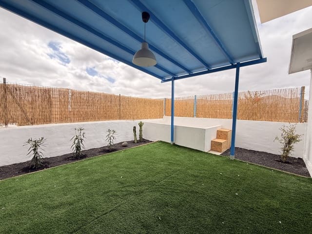 2 bedroom Apartment for sale in La Oliva with garage - € 265,000 (Ref: 10037711)