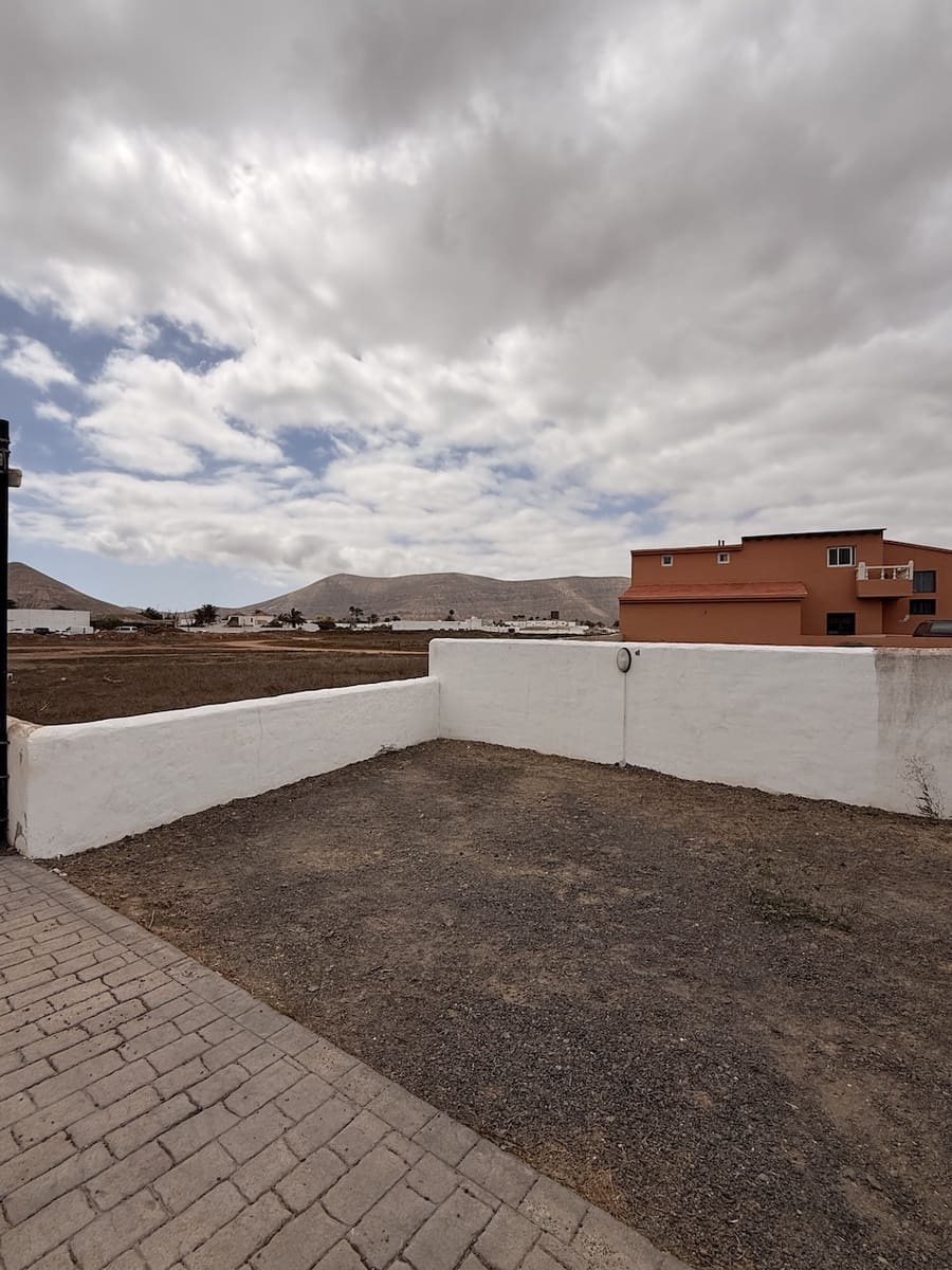 2 bedroom Apartment for sale in La Oliva with garage - € 265,000 (Ref: 10037711)