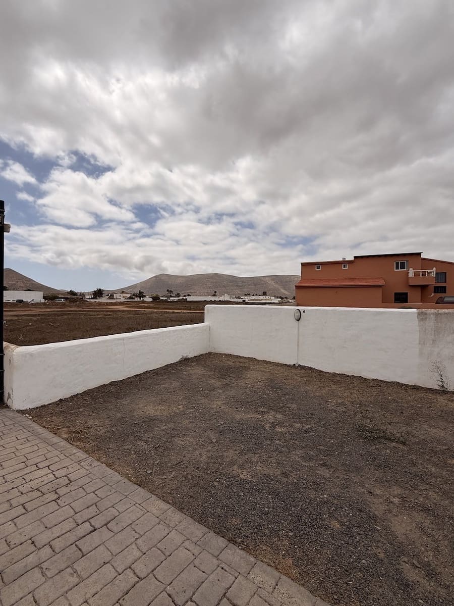 2 bedroom Apartment for sale in La Oliva with garage - € 249,000 (Ref: 10037711)