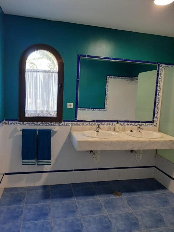 3 bedroom Villa for sale in Corralejo with pool garage - € 500,000 (Ref: 10130701)