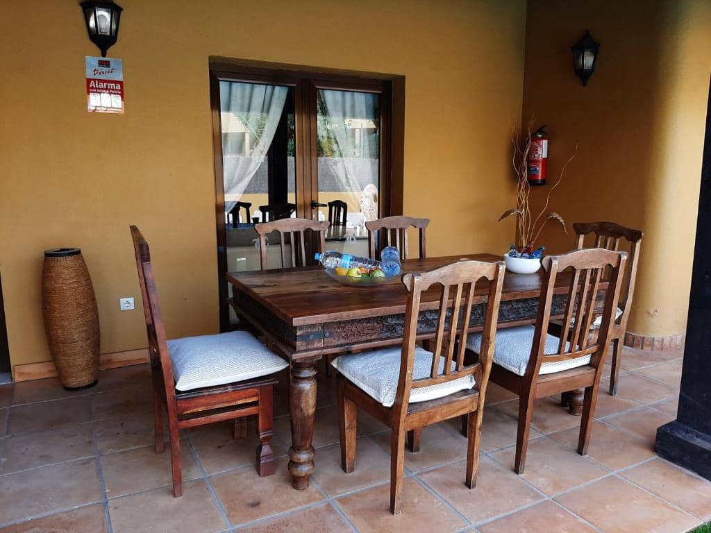 3 bedroom Villa for sale in Corralejo with pool garage - € 500,000 (Ref: 10130701)