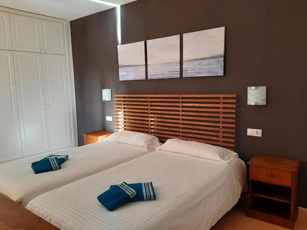 3 bedroom Villa for sale in Corralejo with pool garage - € 500,000 (Ref: 10130701)