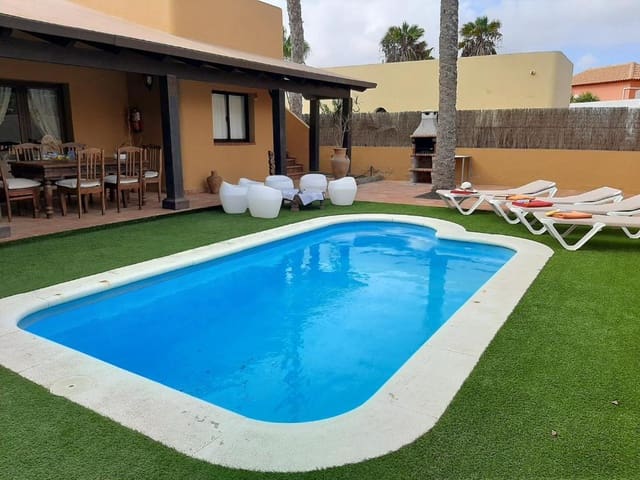 3 chambre Villa/Maison à vendre à Corralejo, La Oliva avec piscine garage - 500 000 € (Ref: 10130701)