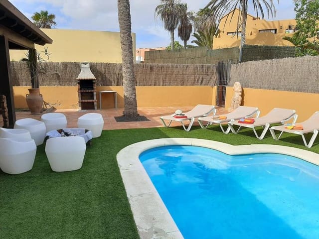 3 chambre Villa/Maison à vendre à Corralejo, La Oliva avec piscine garage - 500 000 € (Ref: 10130701)