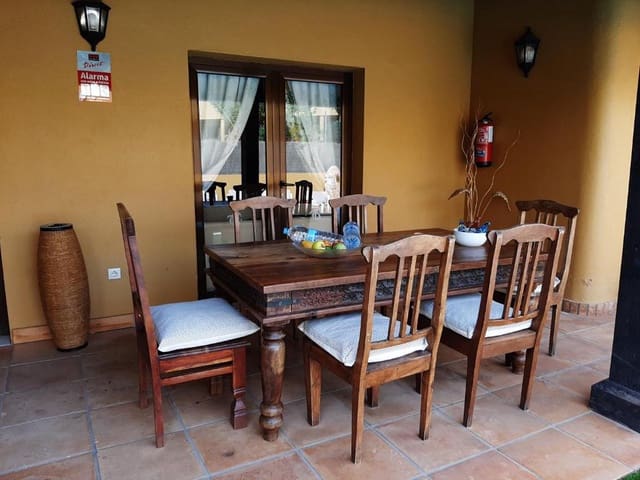 3 chambre Villa/Maison à vendre à Corralejo, La Oliva avec piscine garage - 500 000 € (Ref: 10130701)