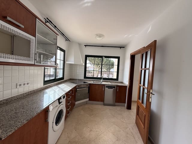 3 soverom Villa til salgs i La Oliva med svømmebasseng garasje - € 460 000 (Ref: 10140488)