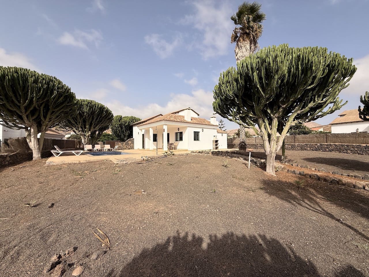 3 soveværelse Villa til salg i La Oliva med swimmingpool garage - € 460.000 (Ref: 10140488)