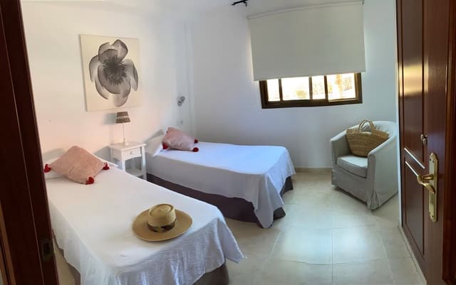 2 slaapkamer Appartement te koop in Corralejo, La Oliva met zwembad garage - € 320.000 (Ref: 10160454)
