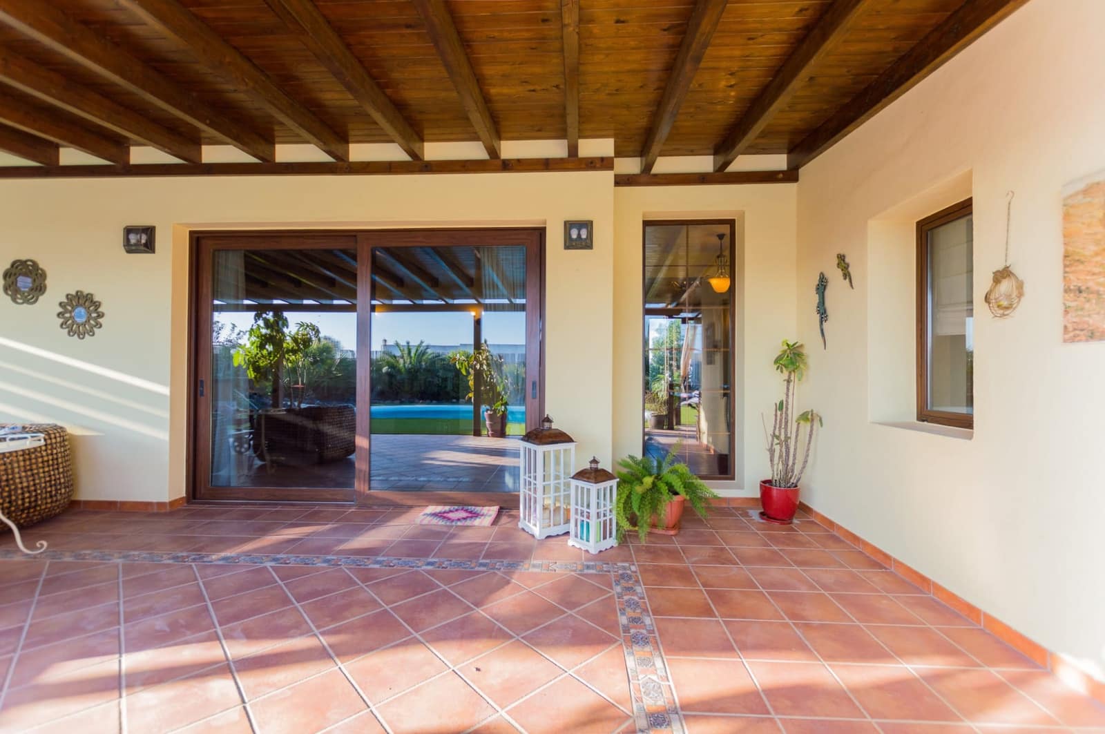5 bedroom Villa for sale in Lajares with pool garage - € 849,000 (Ref: 7669343)