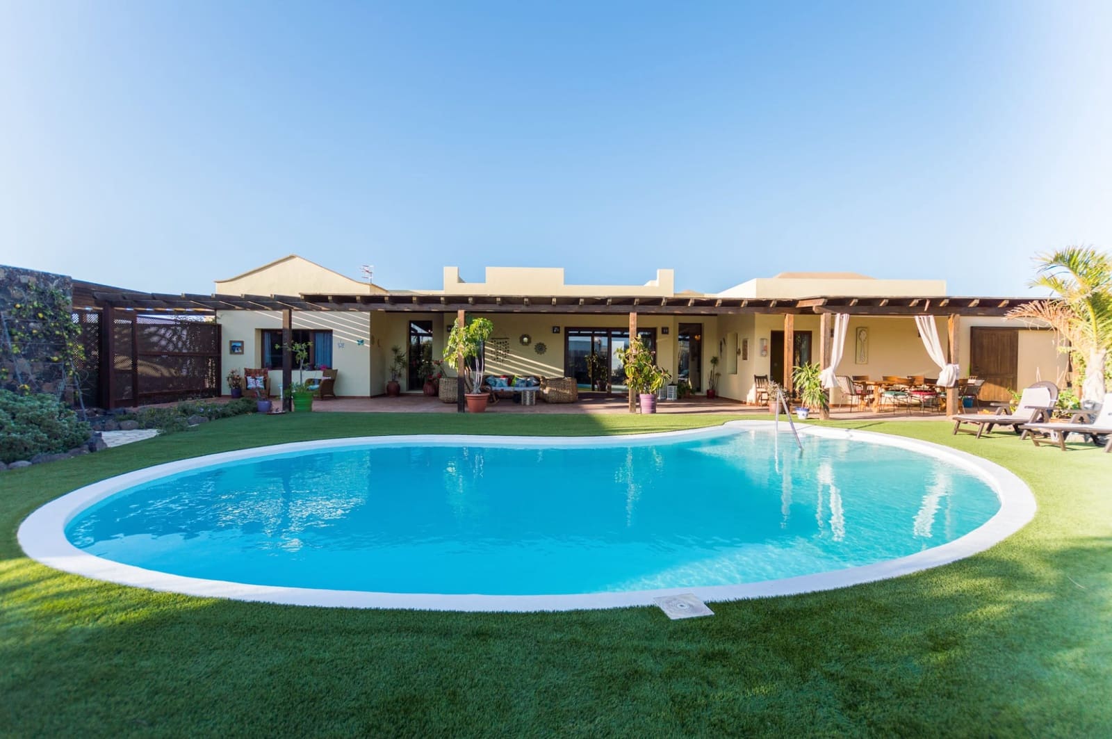 5 bedroom Villa for sale in Lajares with pool garage - € 849,000 (Ref: 7669343)