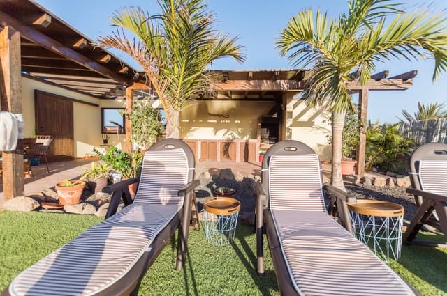 5 quarto Moradia para venda em Lajares, La Oliva com piscina garagem - 849 000 € (Ref: 7669343)