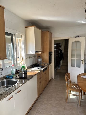 5 soveværelse Villa til salg i Corralejo, La Oliva med garage - € 525.000 (Ref: 7912891)