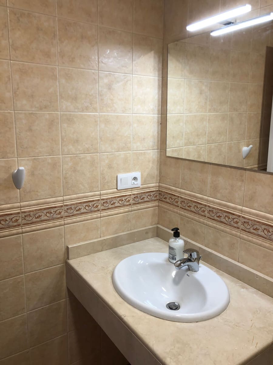 4 bedroom Villa for sale in Corralejo with pool - € 565,000 (Ref: 8000988)