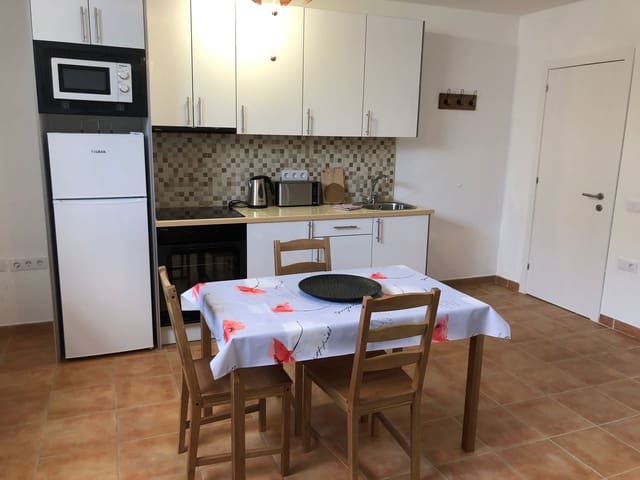 4 soveværelse Villa til salg i Corralejo, La Oliva med swimmingpool - € 565.000 (Ref: 8000988)