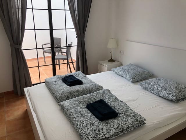 4 soveværelse Villa til salg i Corralejo, La Oliva med swimmingpool - € 565.000 (Ref: 8000988)