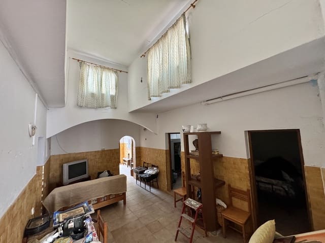 7 bedroom Townhouse for sale in Corralejo, La Oliva - € 585,000 (Ref: 8501040)