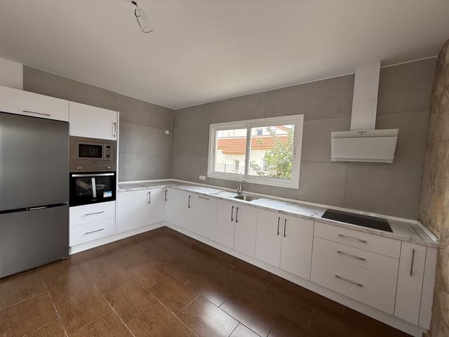 3 camera da letto Villa in vendita in Triquivijate, Antigua con garage - 320.000 € (Rif: 8824327)