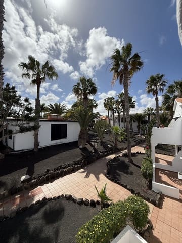 2 makuuhuone Huoneisto myytävänä paikassa Corralejo, La Oliva mukana uima-altaan 
autotalli - 169 000 € (Ref: 8845244)