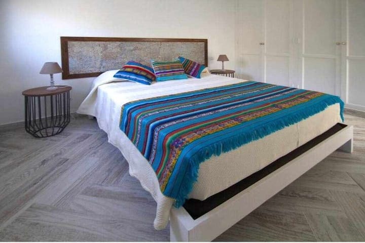 9 soveværelse Finca/Landehus til salg i La Pared med garage - € 1.500.000 (Ref: 8899656)