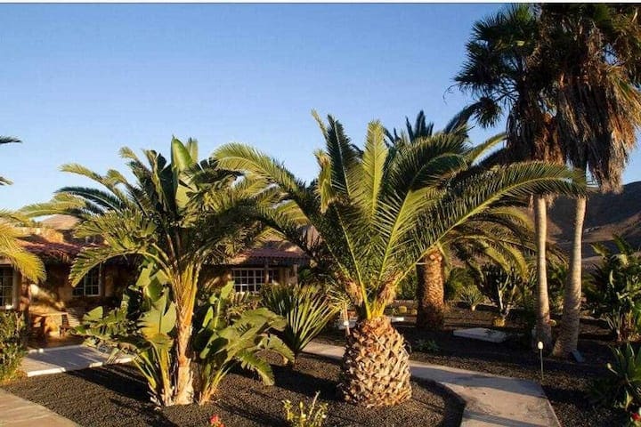 9 soveværelse Finca/Landehus til salg i La Pared med garage - € 1.500.000 (Ref: 8899656)