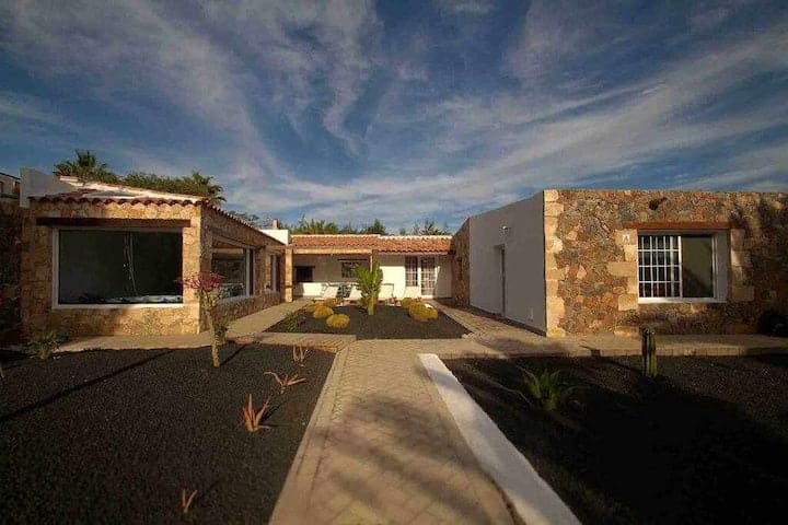 9 soverom Finca/Herregård til salgs i La Pared med garasje - € 1 500 000 (Ref: 8899656)