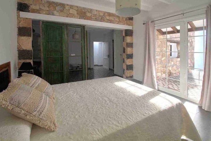 9 soverom Finca/Herregård til salgs i La Pared med garasje - € 1 500 000 (Ref: 8899656)