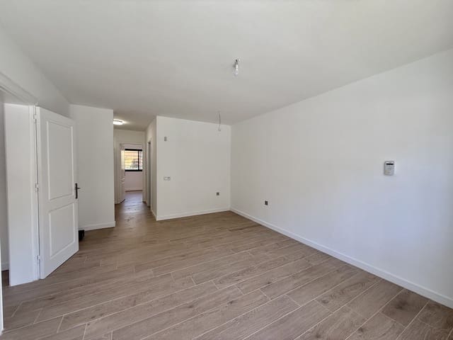 2 Zimmer Apartment zu verkaufen in Corralejo, La Oliva mit Pool Garage - 199.000 € (Ref: 8942607)