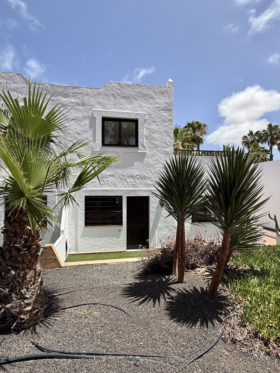 2 soveværelse Lejlighed til salg i Corralejo med swimmingpool garage - € 199.000 (Ref: 8942607)