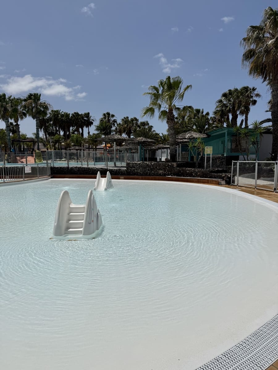 2 soveværelse Lejlighed til salg i Corralejo med swimmingpool garage - € 199.000 (Ref: 8942607)