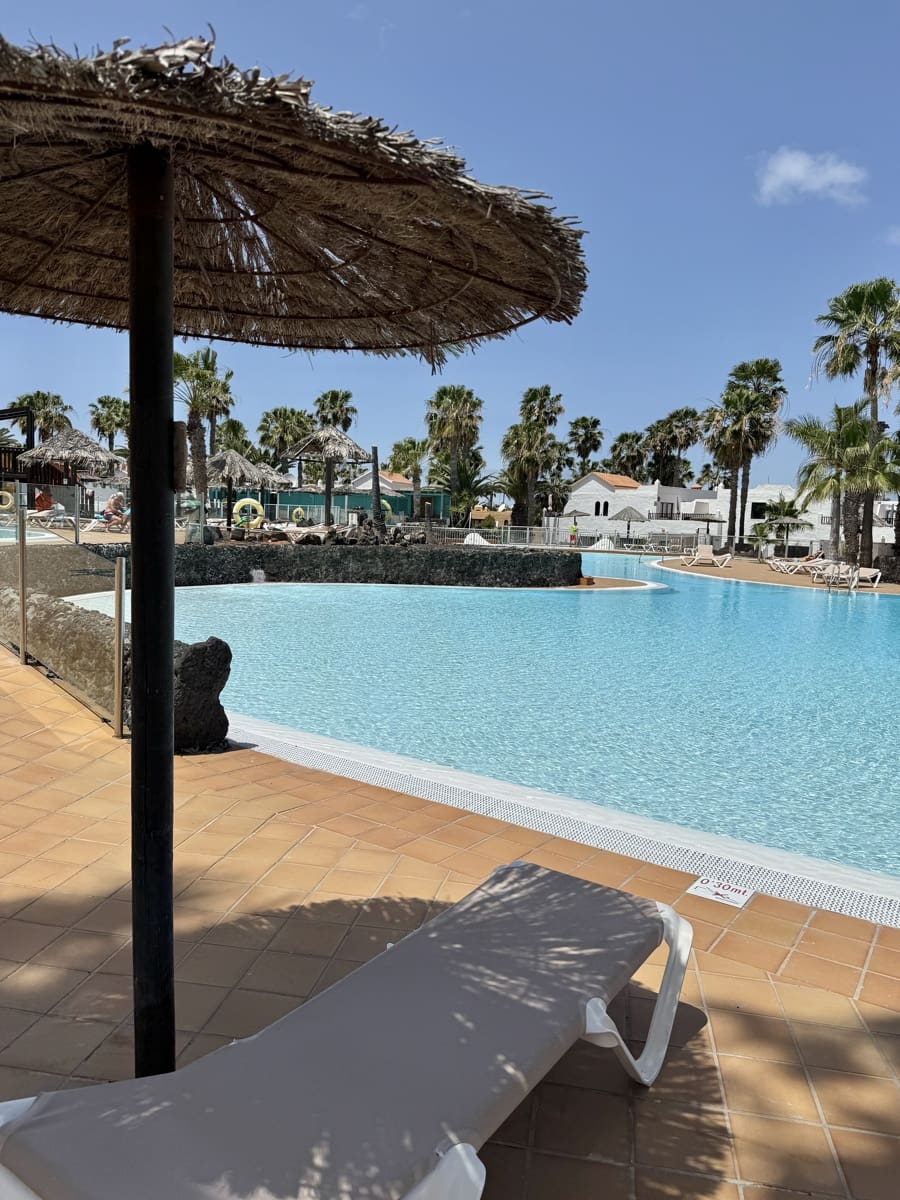 2 soveværelse Lejlighed til salg i Corralejo med swimmingpool garage - € 199.000 (Ref: 8942607)