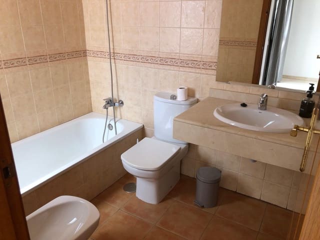 4 bedroom Villa for sale in Corralejo, La Oliva with garage - € 435,000 (Ref: 8973312)