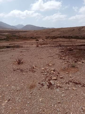 Rakentamaton maa myytävänä paikassa Tindaya, La Oliva - 46 000 € (Ref: 9009232)