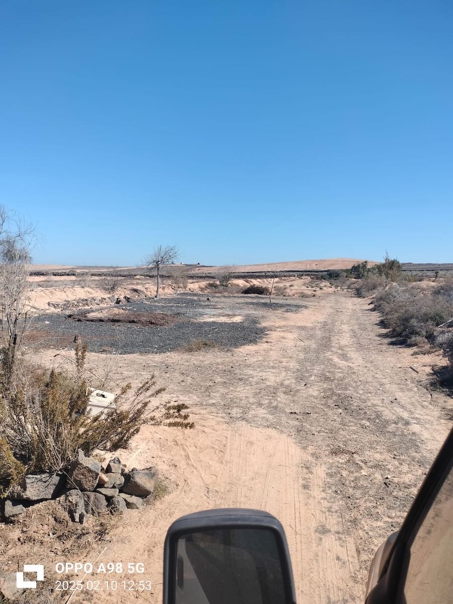 Ubebygd land til salgs i Lajares - € 49 000 (Ref: 9074249)